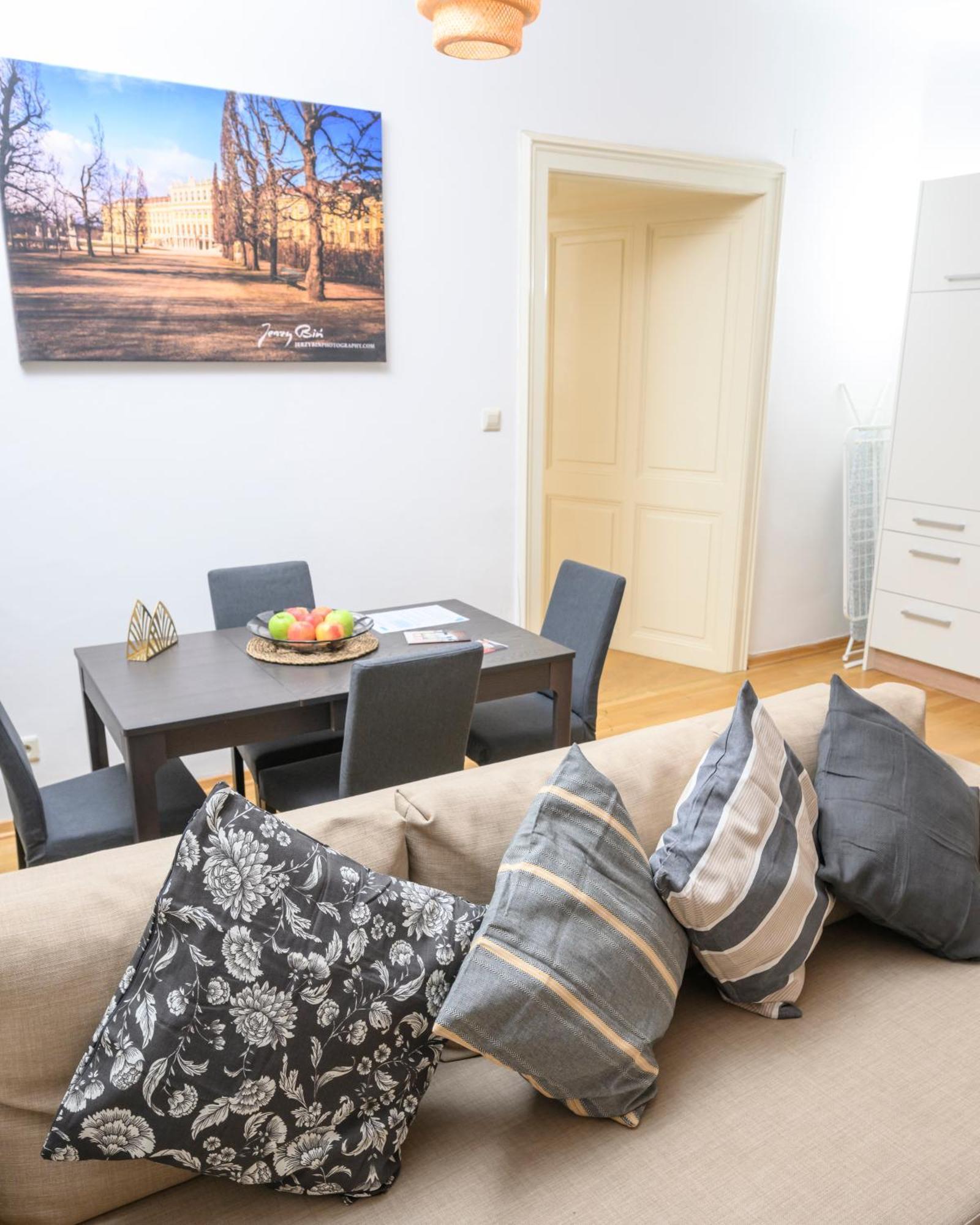 Central City Apartments Wina Bagian luar foto